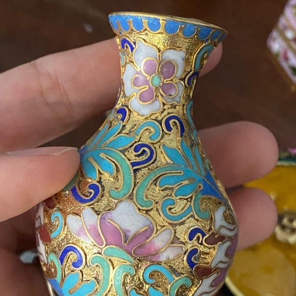 Small Trinket Collection Decor - Picture 8 of 13